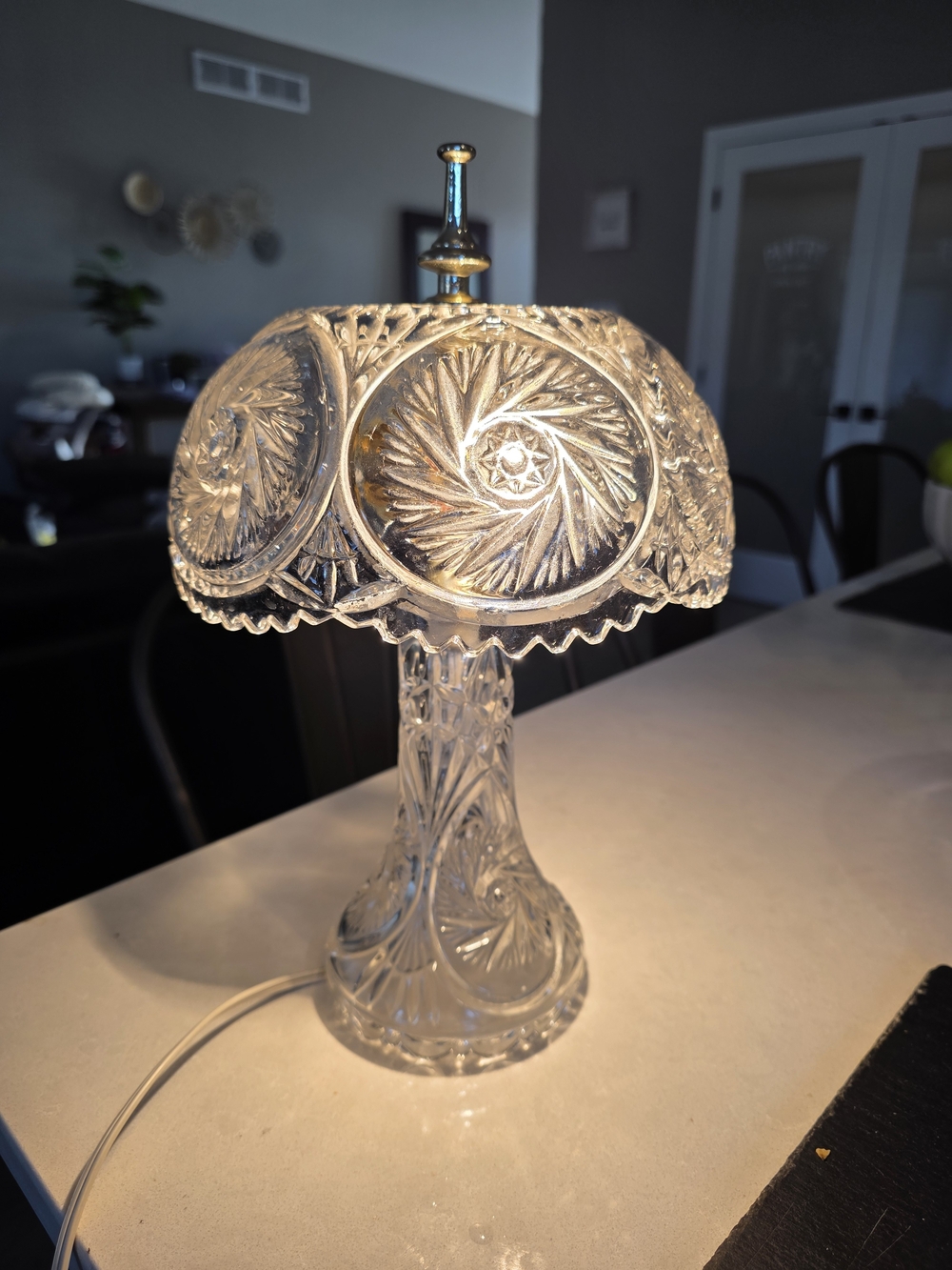 Clear Cut Glass Table Lamp - Elegant Home Art Accent